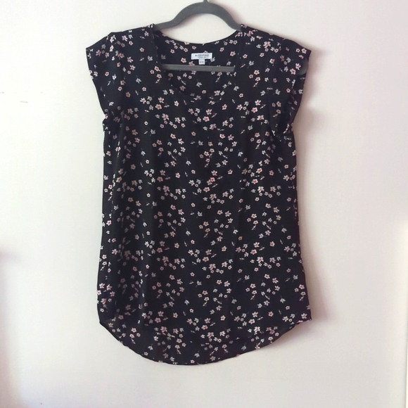 Black floral print blouse, size xs - Picture 1 of 6